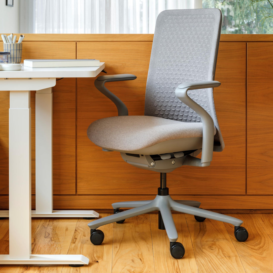 Branch Verve Executive Office Chair, Coral